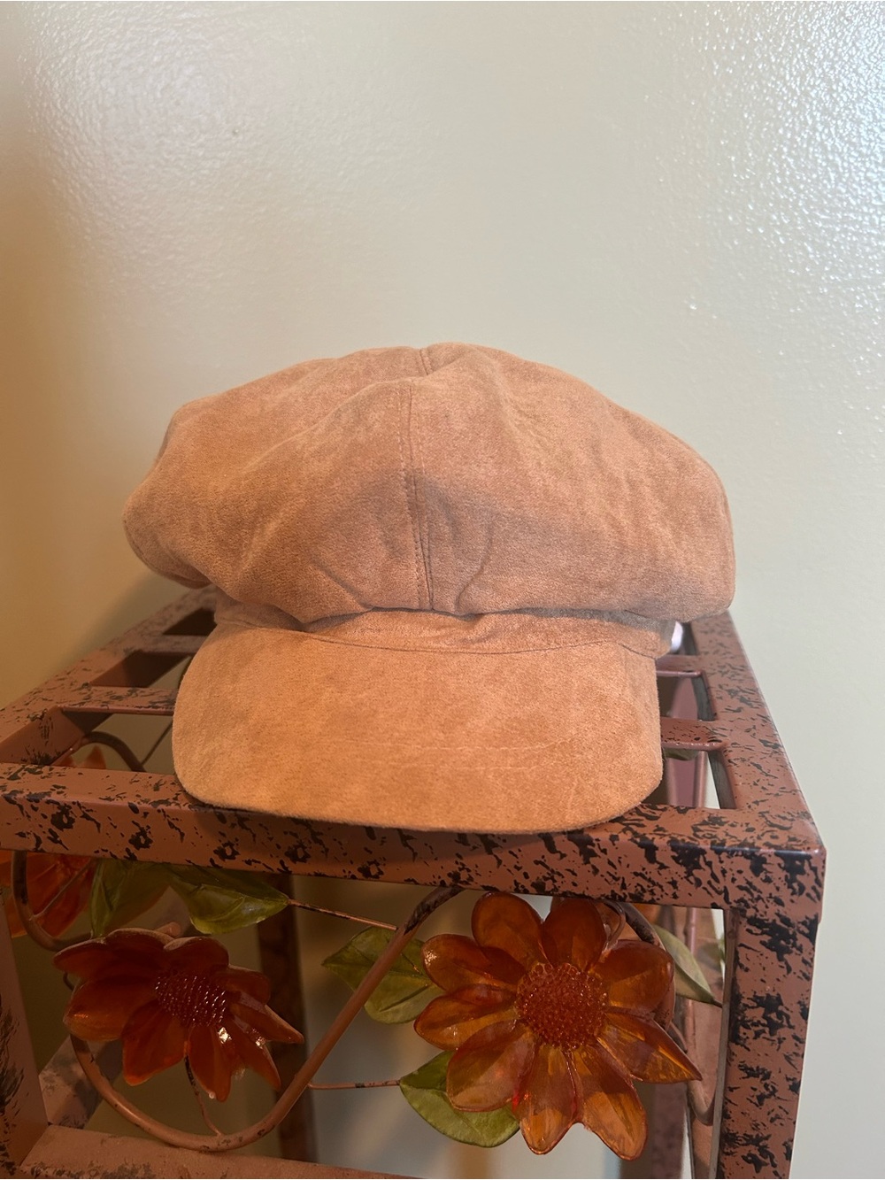 Vintage Women's Faux Suede Newsboy Cap Baker Boy Hat Camel Tan Satin Lined O/S
